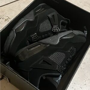 Jordan retro 4 black cats